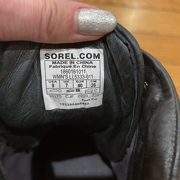 sorel boots - Picture 5 of 5